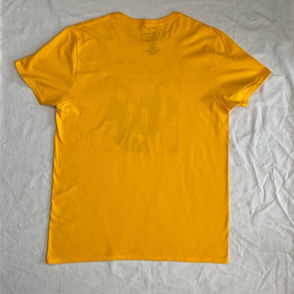Friends The TV Show Yellow Graphic Tee Size L - Picture 3 of 4